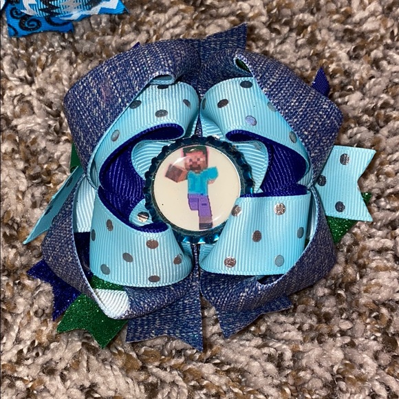 Coustume made hair bows - Picture 2 of 7